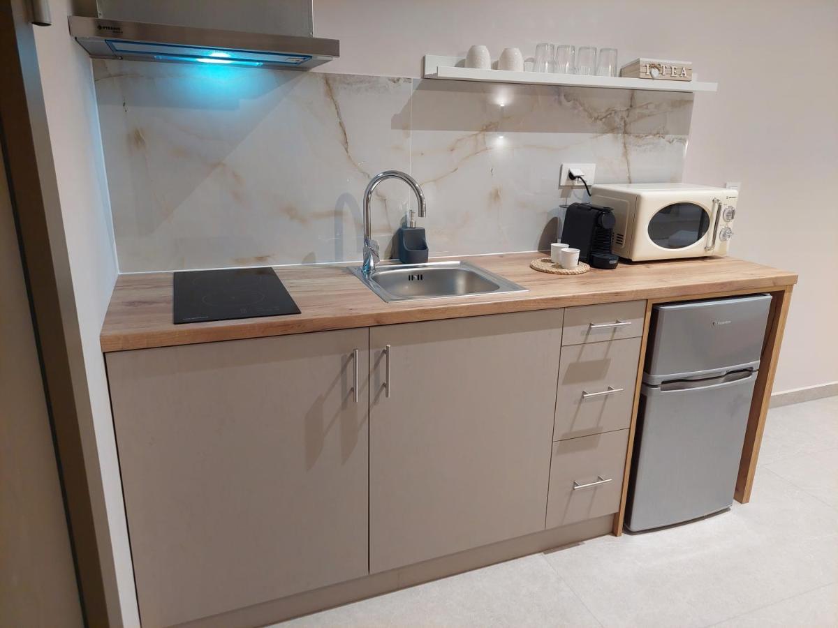 Phoenix Apartments Парга Екстер'єр фото