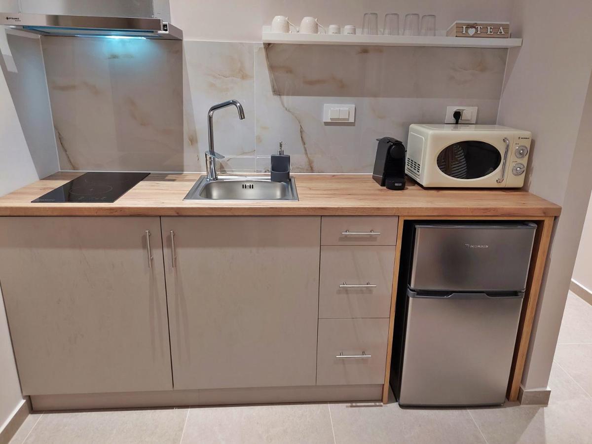 Phoenix Apartments Парга Екстер'єр фото